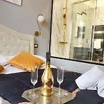 Domitia Vatican Luxury Apartment